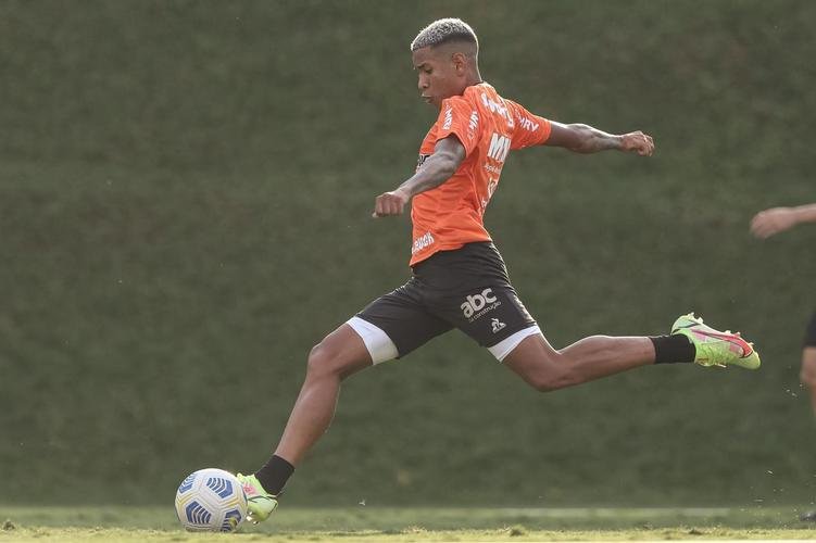 Após a eliminação na Libertadores diante do Palmeiras, jogadores do Atlético se reapresentaram na Cidade do Galo e realizaram treinamento visando o duelo contra o Internacional, pelo Campeonato Brasileiro