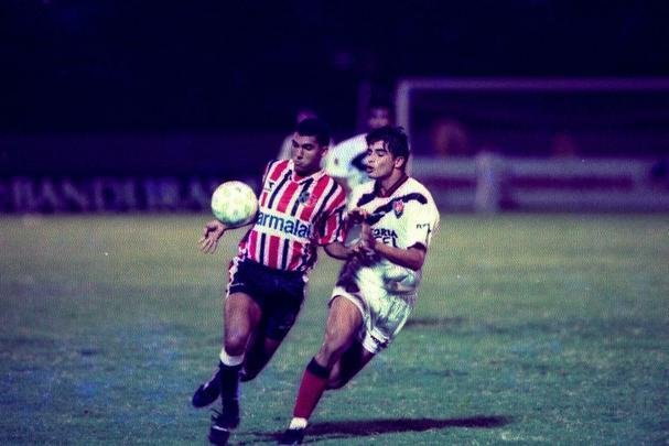 Entre 1997 e 1998, o Santa Cruz teve contrato com a Diadora