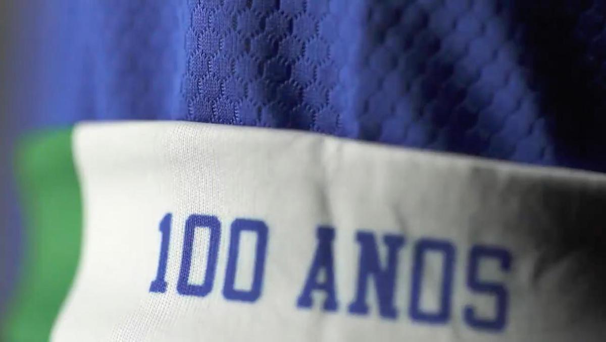 Detalhe da nova camisa do Cruzeiro