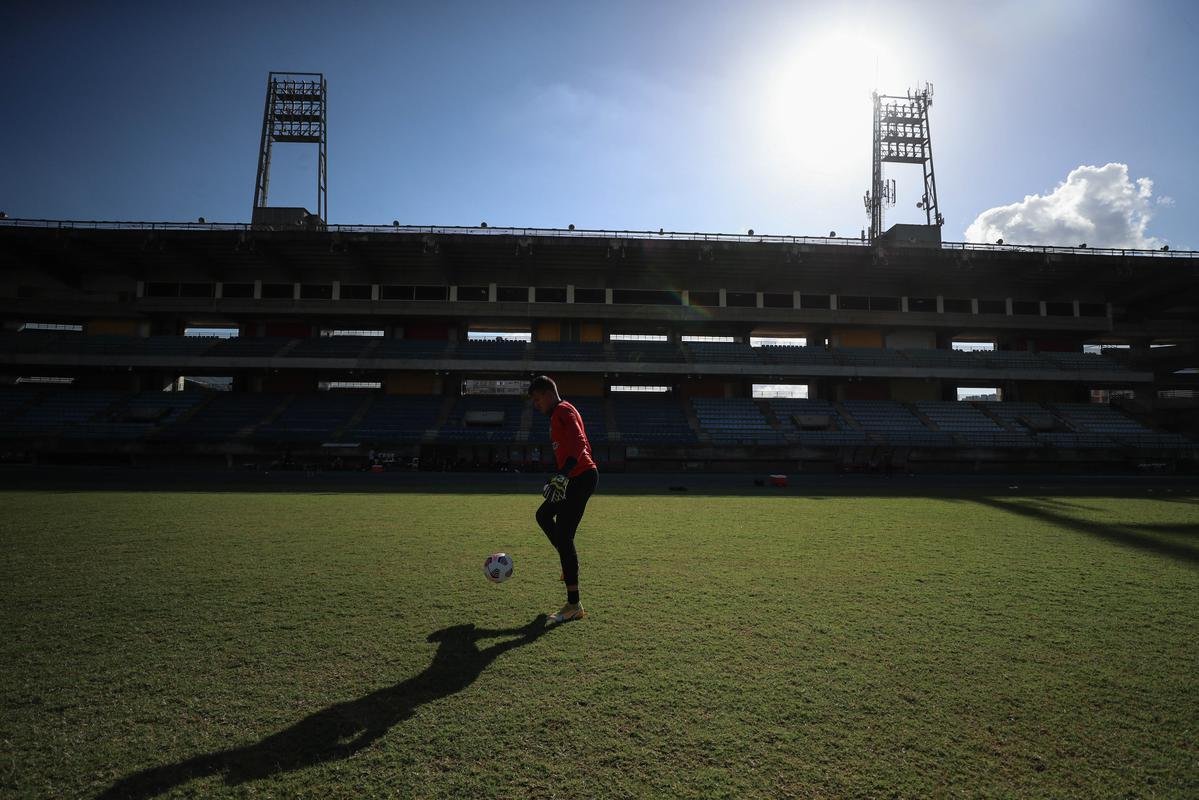 Atlético teve atividade no Estádio Olímpico Brígido Iriarte, em Caracas, antes da estreia na Libertadores