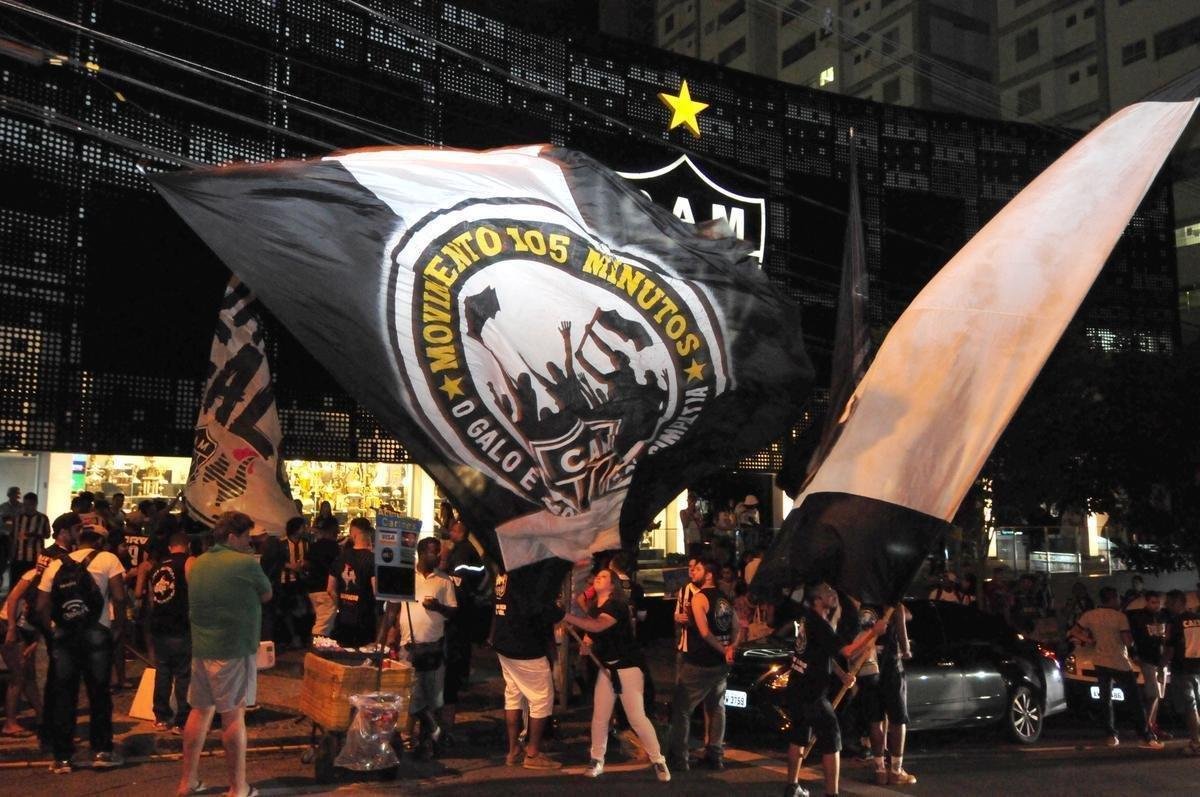 Fotos da festa da torcida do Atltico na sede do clube pelo aniversrio de 110 anos