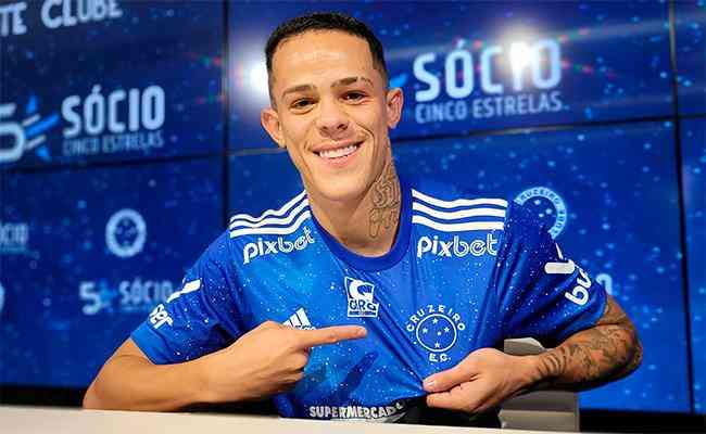 Wallisson foi anunciado como reforo do Cruzeiro para a temporada 2023