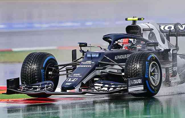 Sainz volta a ser o mais rápido e lidera 3º treino livre do GP de