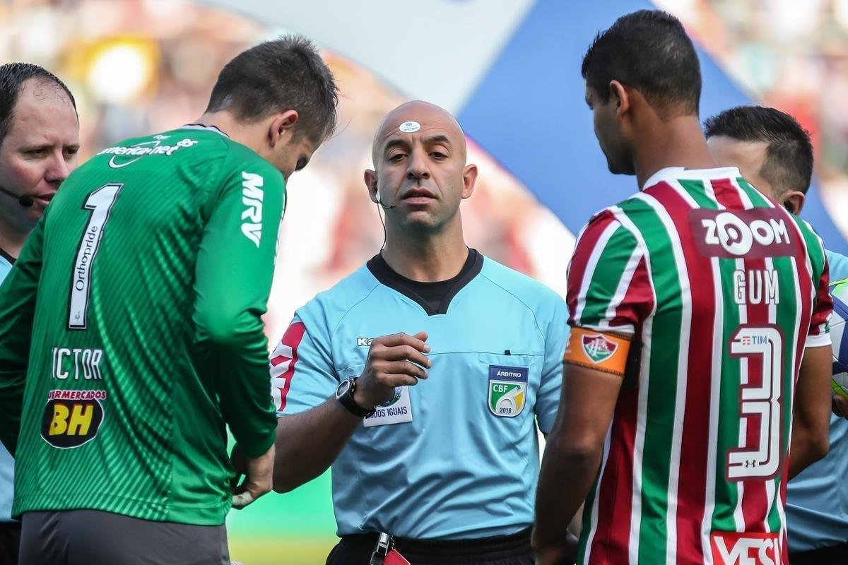 Fluminense e Atltico entraram em campo no Engenho para o duelo vlido pelo Brasileiro