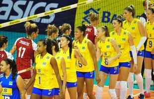 Brasil vence a Polnia por 3 a 0 no reencontro com a torcida no Mineirinho 
