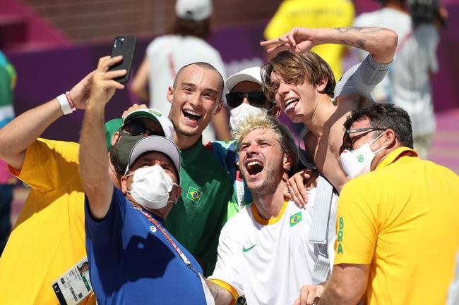 Pedro Barros conquistou a medalha de prata no skate park e vibrou muito com p�dio in�dito na modalidade que estreou nos Jogos de T�quio