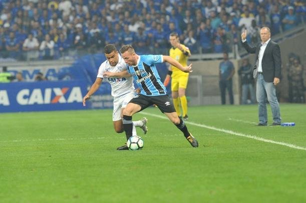 Fotos do primeiro duelo do duelo entre Cruzeiro e Grmio, no Mineiro, pela semifinal da Copa do Brasil