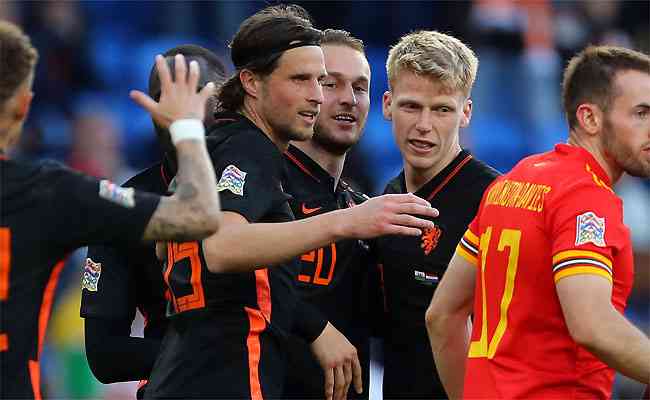 Holanda derrota País de Gales em Cardiff e mantém os 100% no Grupo 4