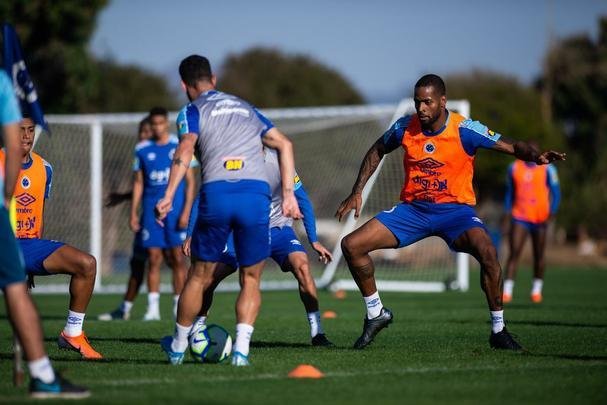 Sob o comando de Rogério Ceni, Cruzeiro treinou nesta sexta-feira na Toca da Raposa para o duelo contra o Santos, pela 15° rodada do Campeonato Brasileiro