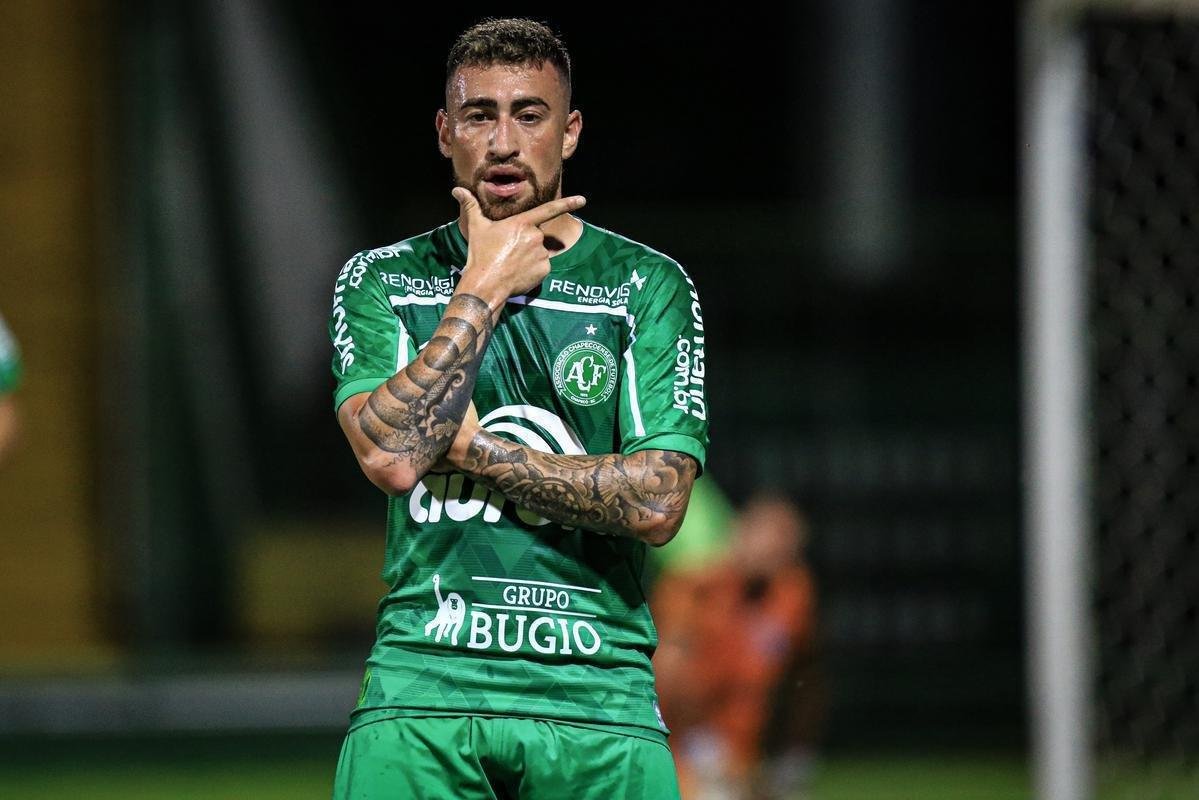 Paulinho Moccelin - o atacante de 26 anos atua pelos extremos de campo, sendo importante para colocar os companheiros em boas condições de finalização. Na Série B, deu seis assistências em 29 jogos, além de anotar cinco gols. Na temporada, balançou a rede sete vezes em 41 partidas.