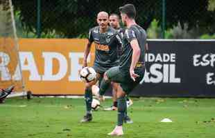 Jogadores do Atltico treinaram nesta tera-feira, vspera do jogo com o Defensor