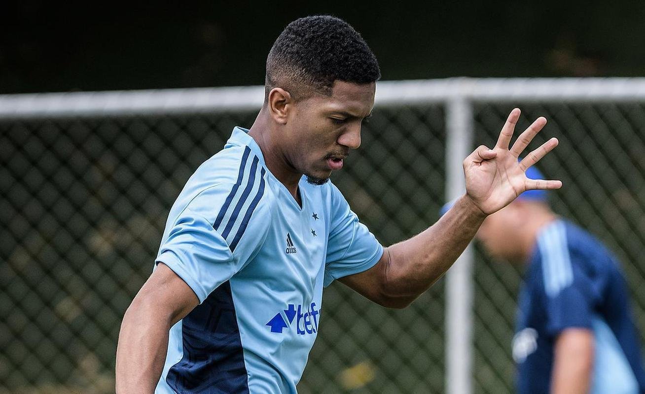 Wesley Gasolina (lateral-direito)