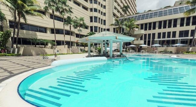 Galo est hospedado no Hilton Colon Guayaquil, localizado em uma regio nobre da cidade litornea no Equador; acomodao quatro estrelas tem estrutura de ponta