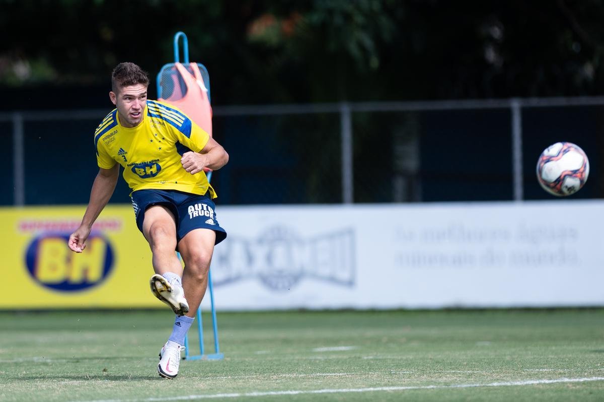 Cruzeiro precisa vencer o Amrica por dois gols de diferena para ir  final do Mineiro 