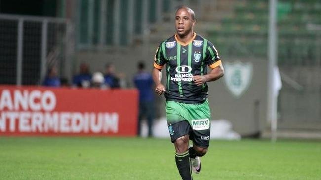 Borges: Ex-atacante de 42 anos. Se aposentou em 2016.