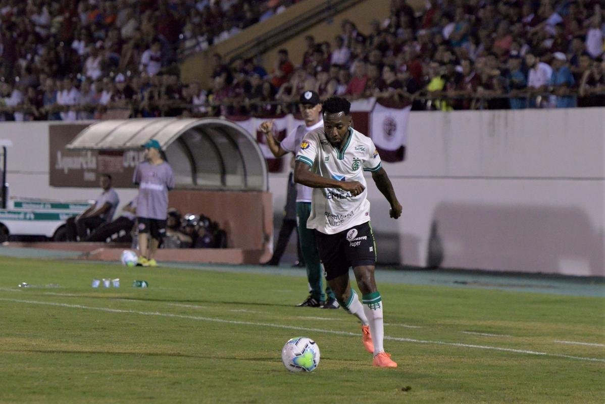 Amrica enfrentou o time paulista no estdio Fonte Luminosa