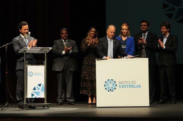 Imagens do lanamento do Instituto 5 Estrelas, no Palcio das Artes, em Belo Horizonte