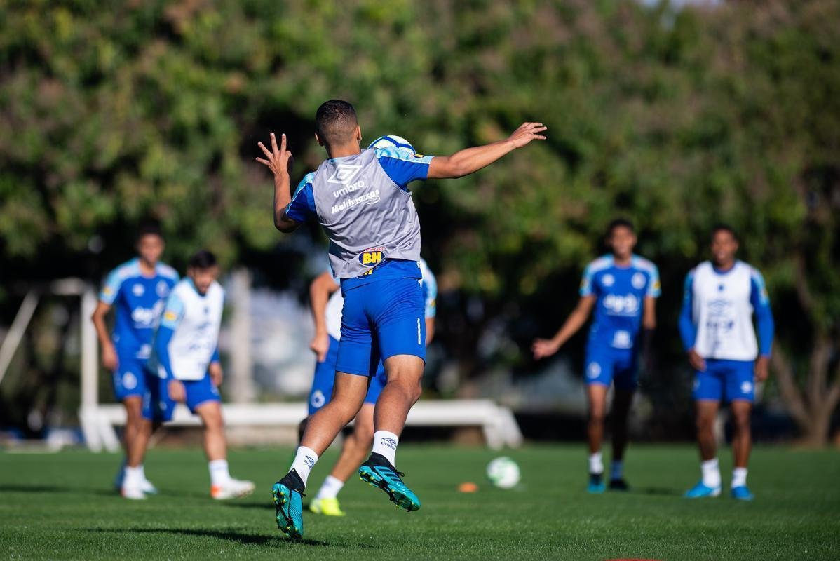 Sob o comando de Rogério Ceni, Cruzeiro treinou nesta sexta-feira na Toca da Raposa para o duelo contra o Santos, pela 15° rodada do Campeonato Brasileiro