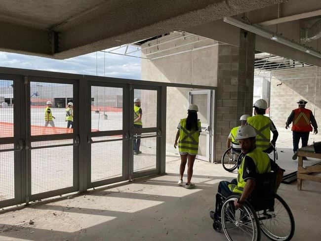 Fotos da visita feita por pessoas com deficincia na Arena MRV, nesta quinta-feira (9/2)
