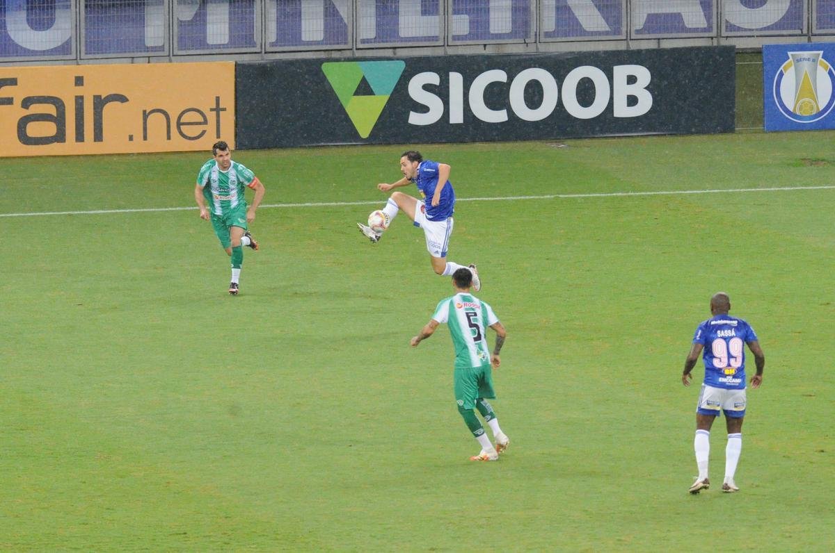 Cruzeiro x Juventude: fotos do jogo desta sexta-feira, no Mineiro, pela 16 rodada da Srie B