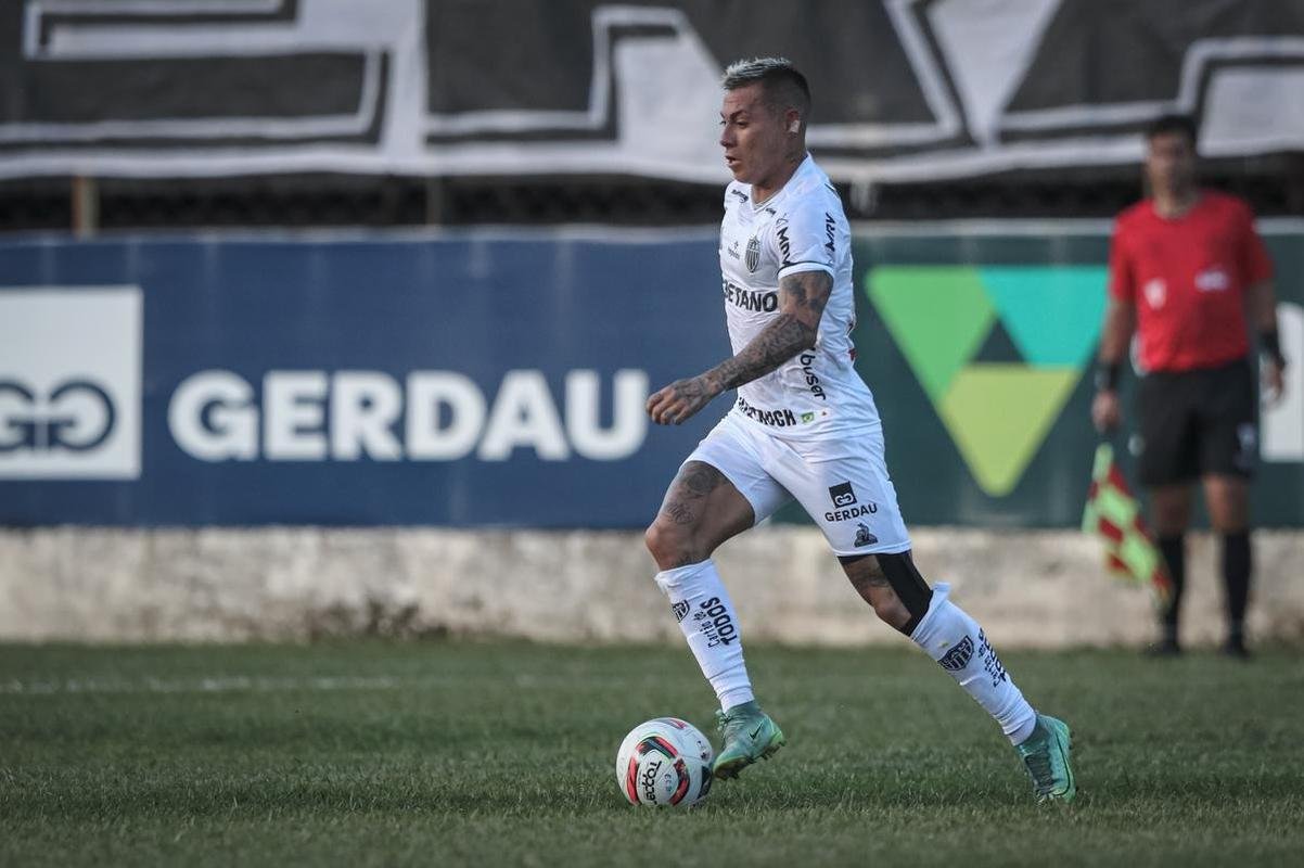 Fotos do jogo entre Democrata-GV e Atltico, pelo Campeonato Mineiro