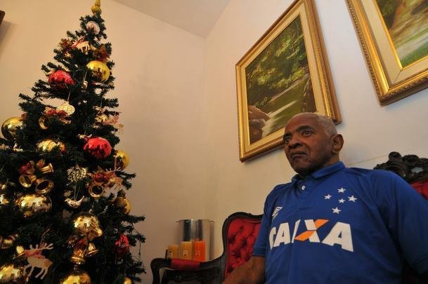 Imagens do ex-jogador do Cruzeiro Z Carlos