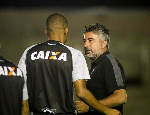 Jogadores trabalharam com bola no Almeidão, em João Pessoa, local da partida desta quarta, às 21h45, contra o Botafogo-PB, pela segunda fase da Copa do Brasil. Houve treinamento de pênaltis