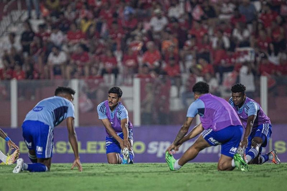 Fotos do jogo entre Vila Nova e Cruzeiro, no estdio Onsio Brasileiro Alvarenga (OBA), em Goinia, pela 35 rodada da Srie B do Brasileiro