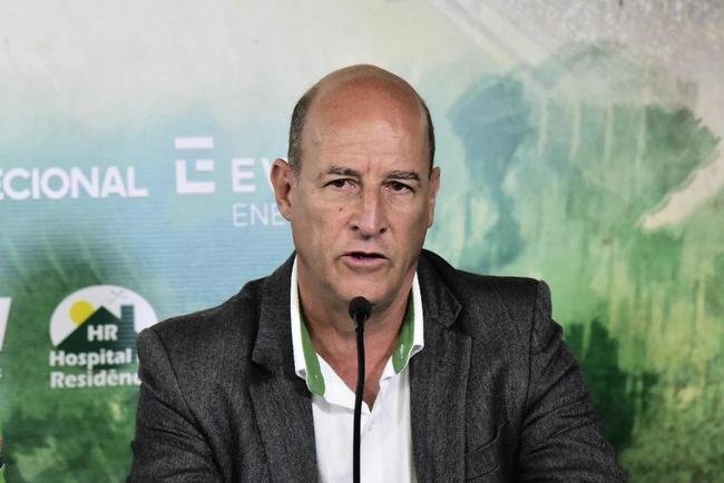 O meia argentino Emmanuel Martinez foi apresentado pelo Am�rica nesta ter�a-feira (16/8), em evento realizado no Mercado Central, em Belo Horizonte. 