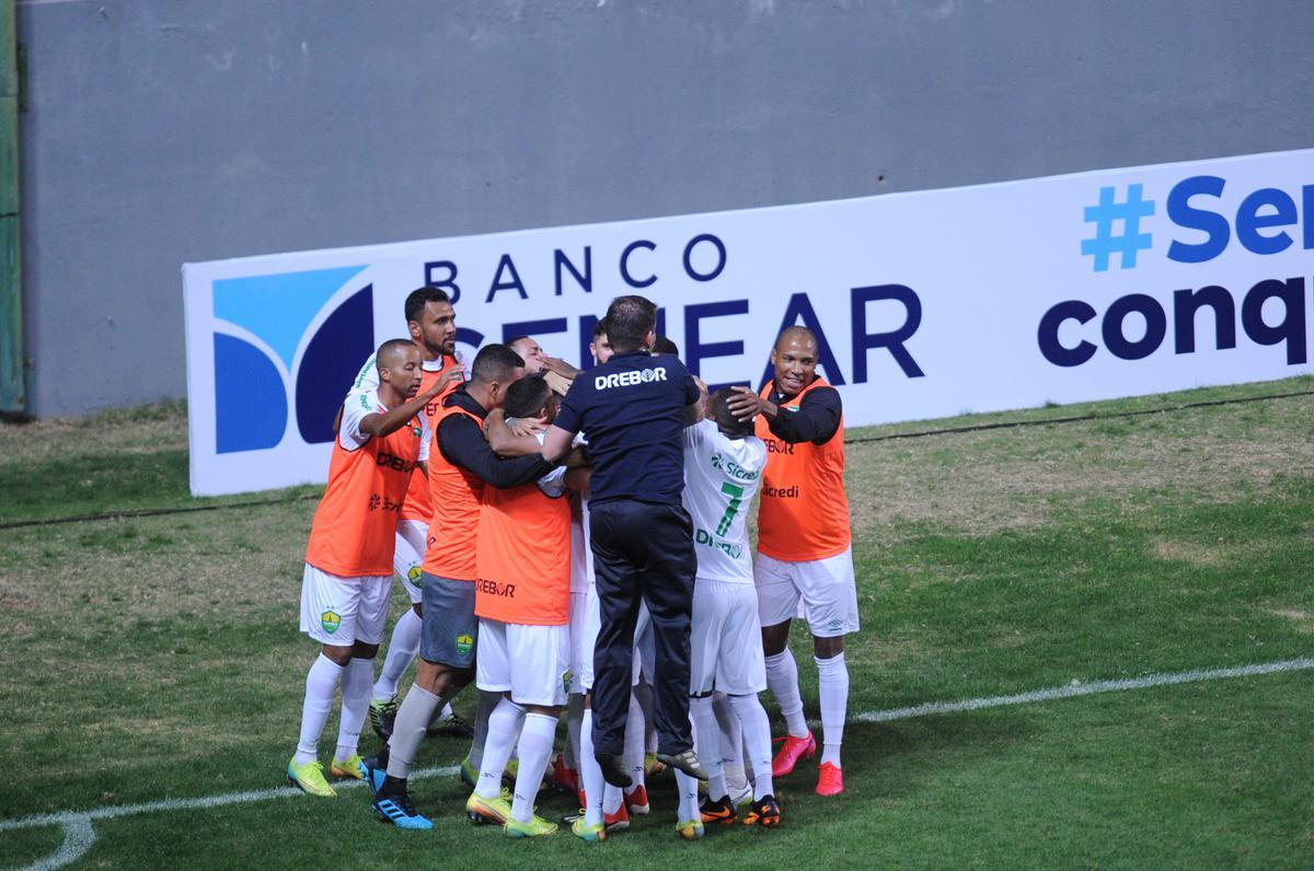 Fotos do jogo entre Amrica e Cuiab, no Independncia, em Belo Horizonte, pela segunda da Srie B do Brasileiro