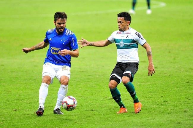 Fotos do jogo entre Cruzeiro e Coritiba, no Mineiro, em Belo Horizonte, pela nona rodada da Srie B do Campeonato Brasileiro de 2021