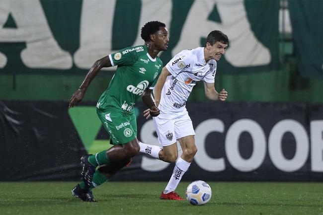Atlético perdeu para a Chapecoense na Arena Condá