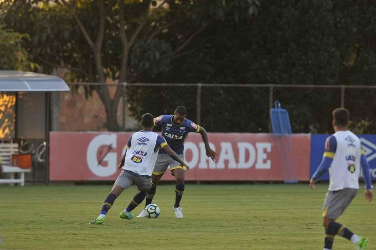 Mano Menezes testou novidades no Cruzeiro para enfrentar o So Paulo na estreia do Brasileiro