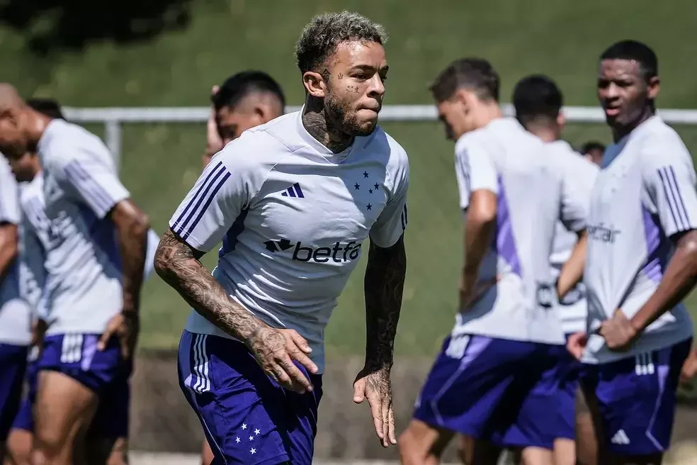 Cruzeiro: Bilu volta a treinar com grupo e fica à disposição de Pepa