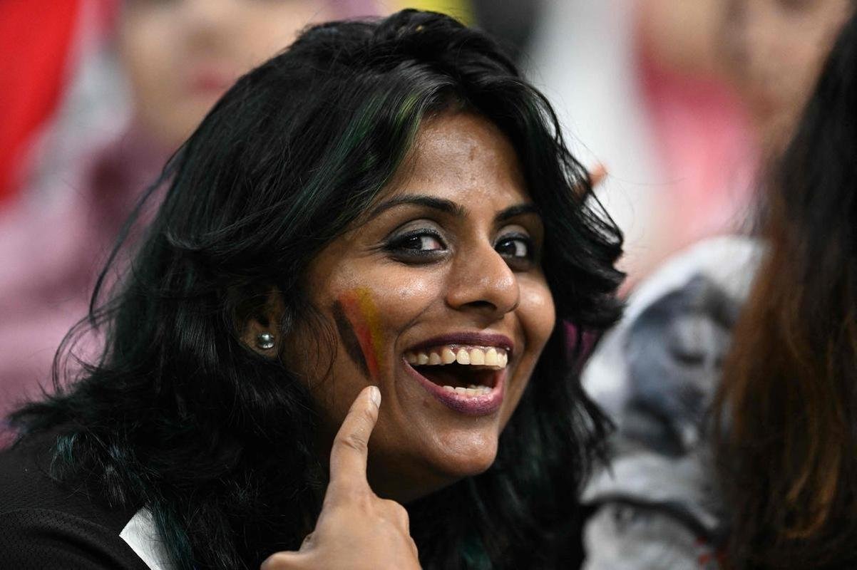 Costarriquenhos e alemes na partida pelo Grupo E da Copa do Mundo, no Estdio Al Bayt, em Al-Khor