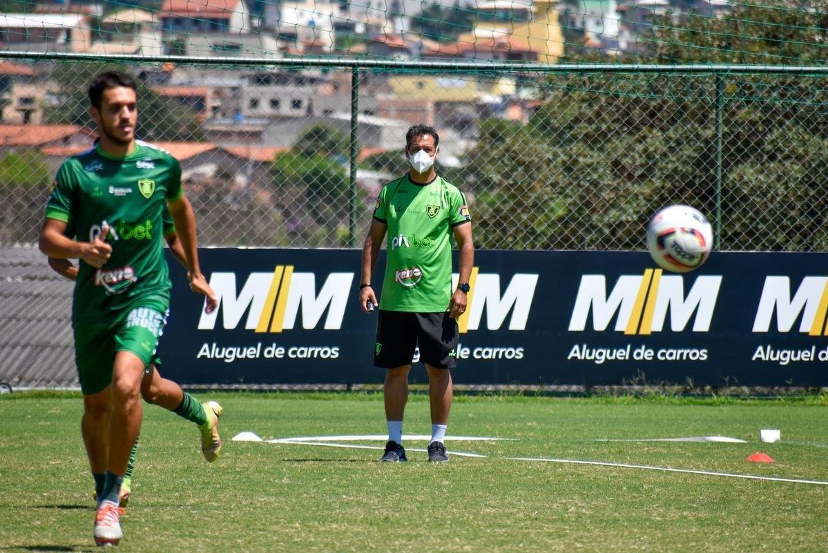 Treino do Amrica no CT Lanna Drumond nesta segunda-feira (24)
