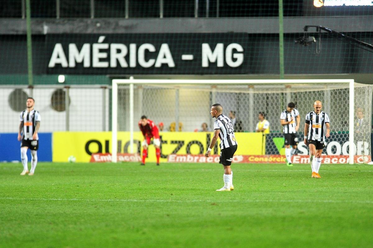 Marcos Jnior virou no final e deu vitria ao Vasco, por 2 a 1, sobre o Atltico