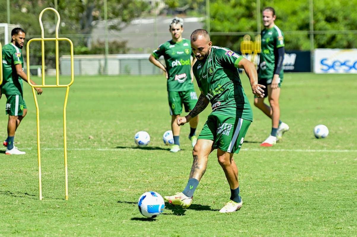 O Amrica realizou, nesta segunda-feira (28), o ltimo treino no CT Lanna Drumond, em Belo Horizonte, antes da viagem ao Paraguai para enfrentar o Guaran, pela Copa Libertadores.