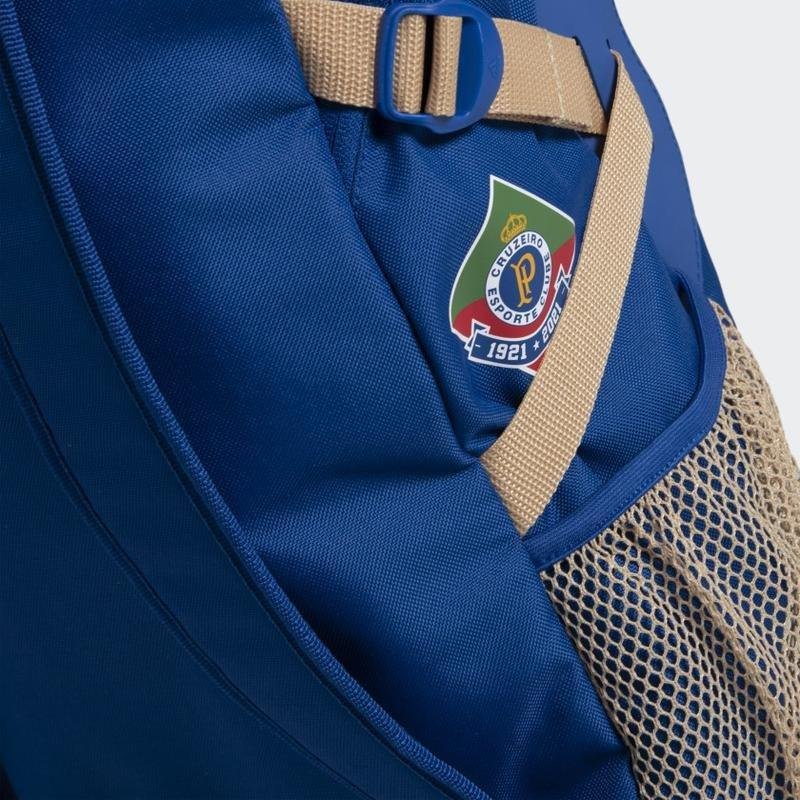 Modelo de mochila que integra a nova coleo do Cruzeiro