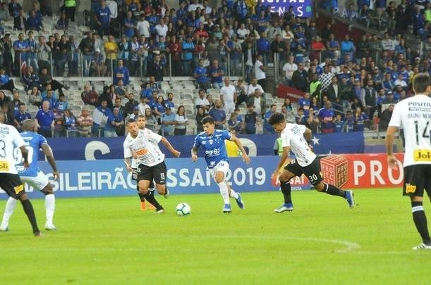 Fotos de Cruzeiro x Corinthians, no Mineiro, pela oitava rodada do Campeonato Brasileiro