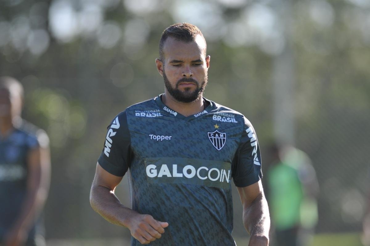 Veja fotos do treino do Atltico