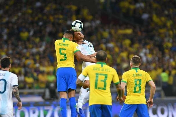 Fotos da vitria do Brasil sobre a Argentina, por 2 a 0, no Mineiro, pela semifinal da Copa Amrica; Gabriel Jesus e Firmino marcaram os gols da seleo em BH