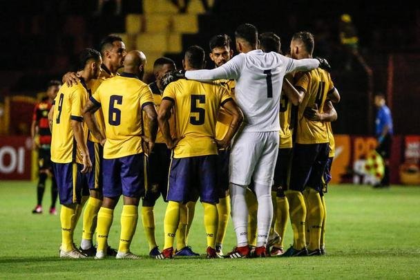 O Sport recebeu o Retrô FC em jogo adiantado da 5ª rodada do Campeonato Pernambucano. A partida marcou a estreia da Ilha do Retiro na temporada 2020
