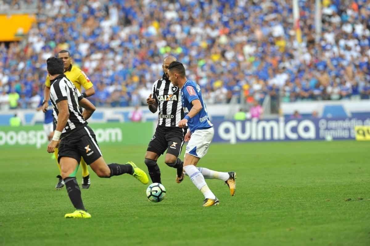 Imagens do jogo entre Cruzeiro e Botafogo, pela 19 rodada do Brasileiro, no Mineiro