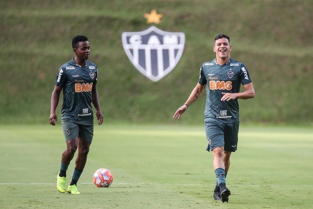 Fotos do treino do Atltico