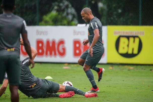 Jogadores do Atltico treinaram nesta tera-feira, vspera do jogo com o Defensor