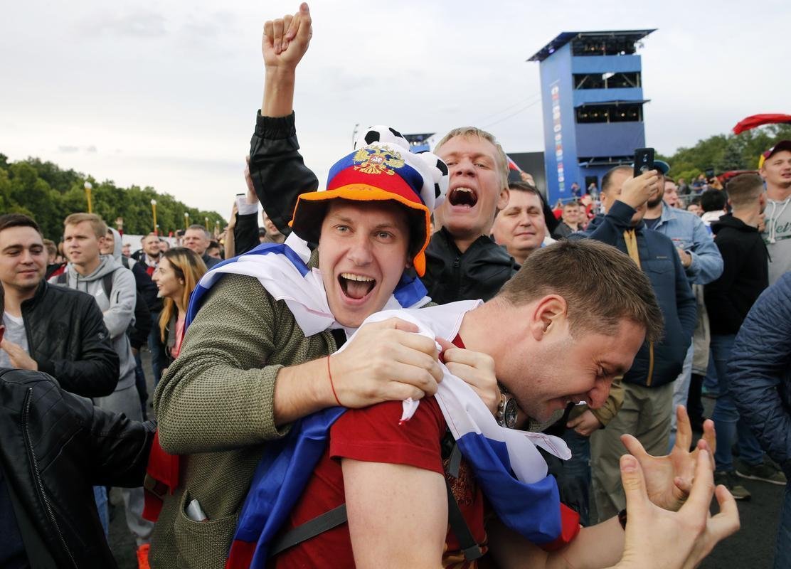 Seleo anfitri goleou Arbia Saudita por 5 a 0