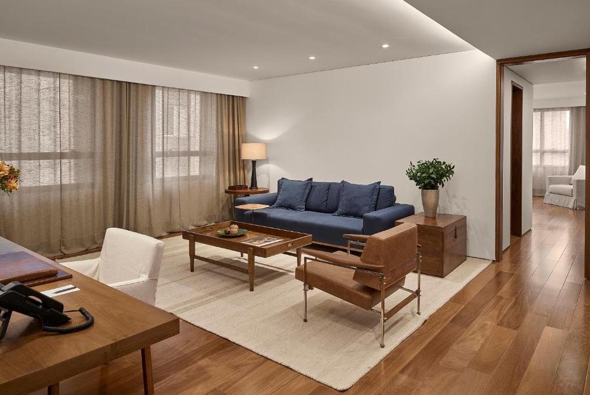 Luxuoso hotel Fasano  a 'casa' de Ronaldo em Belo Horizonte. Dono de 90% da SAF do Cruzeiro se hospeda sempre no local e realiza reunies com sua equipe e parceiros. 