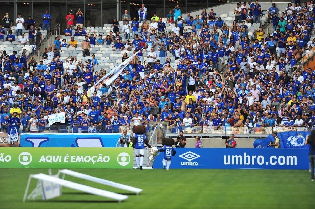 Fotos do jogo entre Cruzeiro e Corinthians, no Mineiro, pela 26 rodada do Campeonato Brasileiro