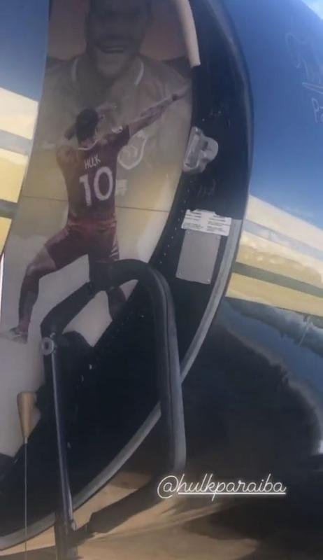 Hulk gostou do po de queijo mineiro e levou cesta cheia deles para Joo Pessoa